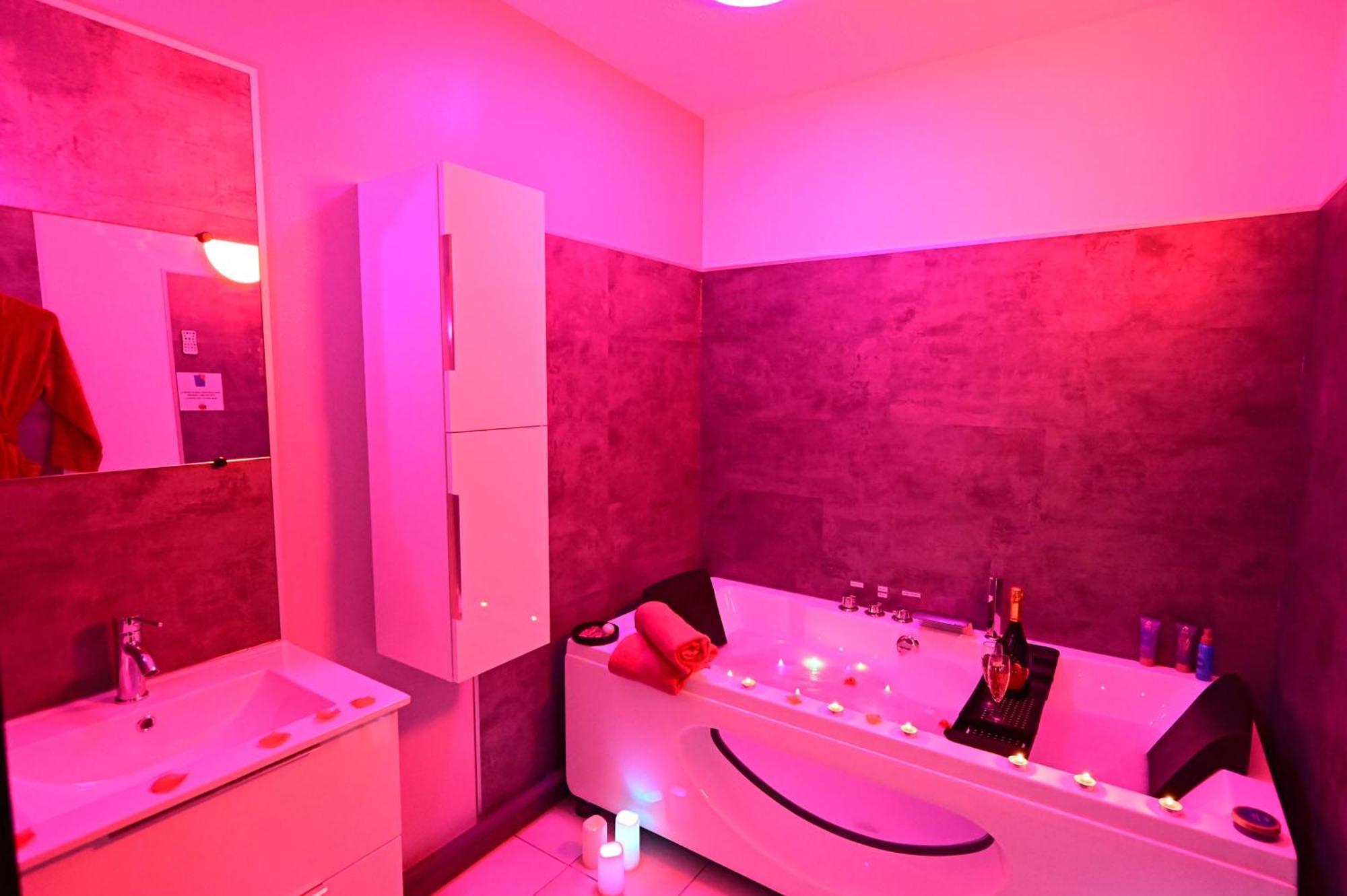 Love Room A Deux Pas De L'Ocean Avec Hammam, Sauna Et Bain A 2 :-) Biscarrosse Εξωτερικό φωτογραφία
