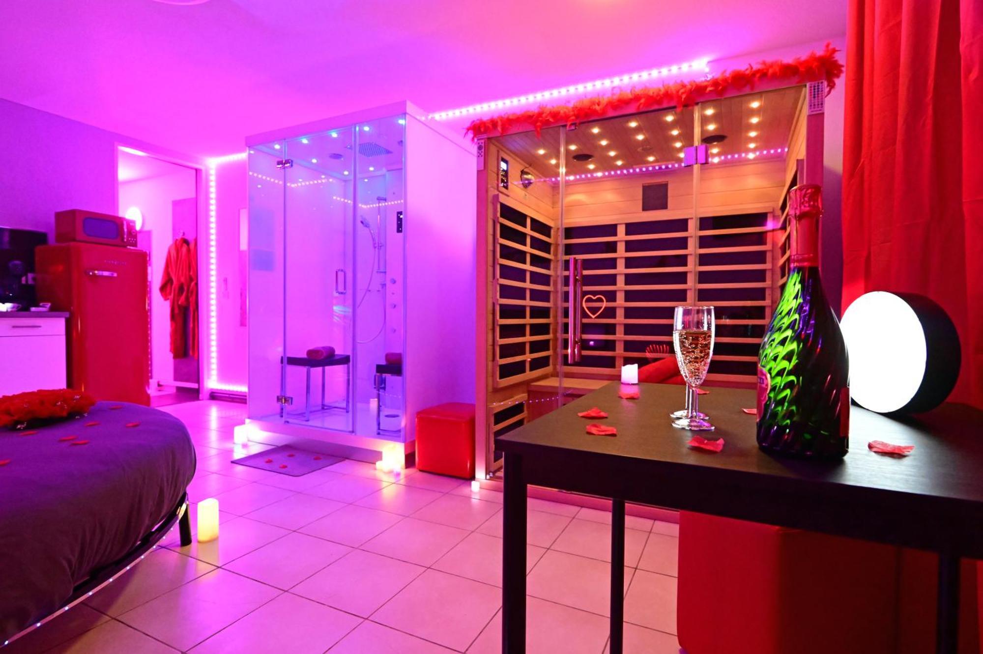 Love Room A Deux Pas De L'Ocean Avec Hammam, Sauna Et Bain A 2 :-) Biscarrosse Εξωτερικό φωτογραφία