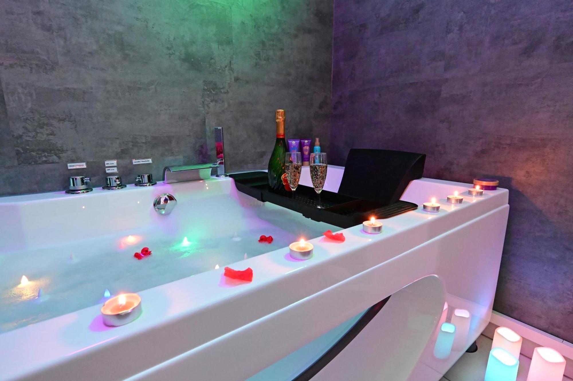 Love Room A Deux Pas De L'Ocean Avec Hammam, Sauna Et Bain A 2 :-) Biscarrosse Εξωτερικό φωτογραφία