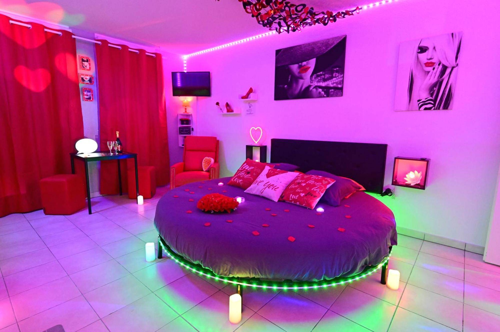 Love Room A Deux Pas De L'Ocean Avec Hammam, Sauna Et Bain A 2 :-) Biscarrosse Εξωτερικό φωτογραφία