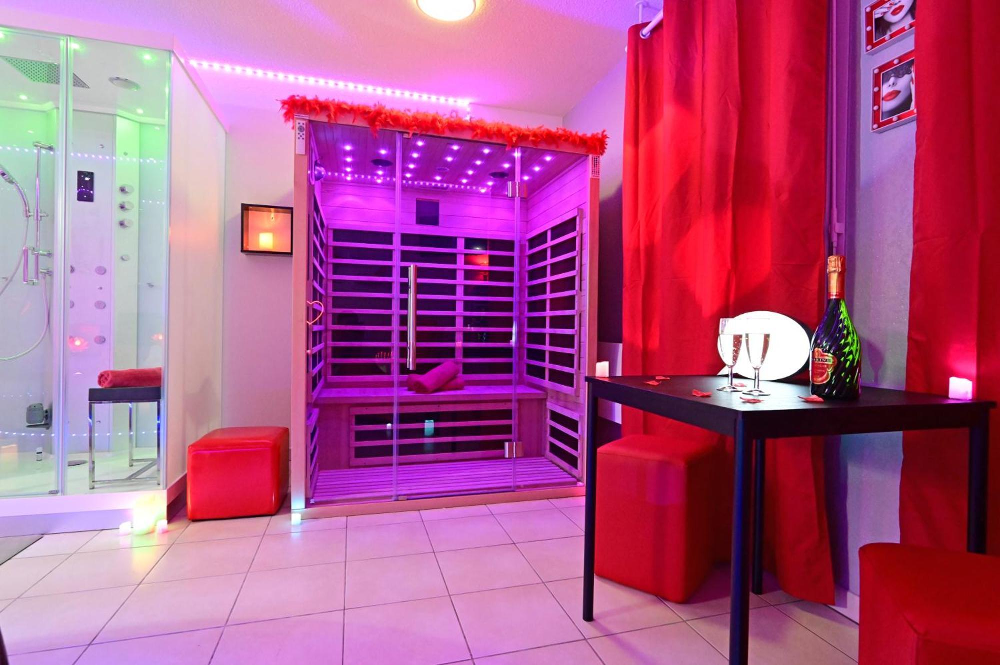 Love Room A Deux Pas De L'Ocean Avec Hammam, Sauna Et Bain A 2 :-) Biscarrosse Εξωτερικό φωτογραφία