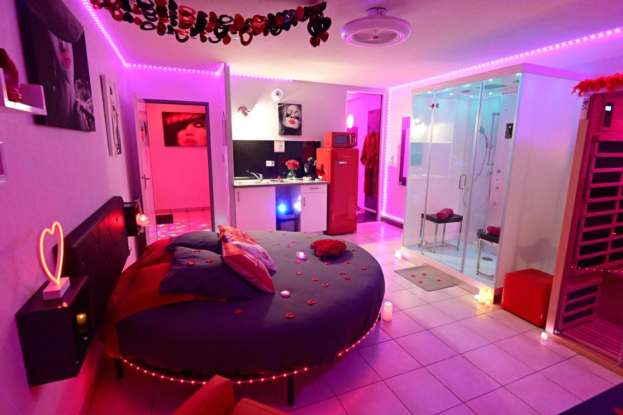 Love Room A Deux Pas De L'Ocean Avec Hammam, Sauna Et Bain A 2 :-) Biscarrosse Εξωτερικό φωτογραφία
