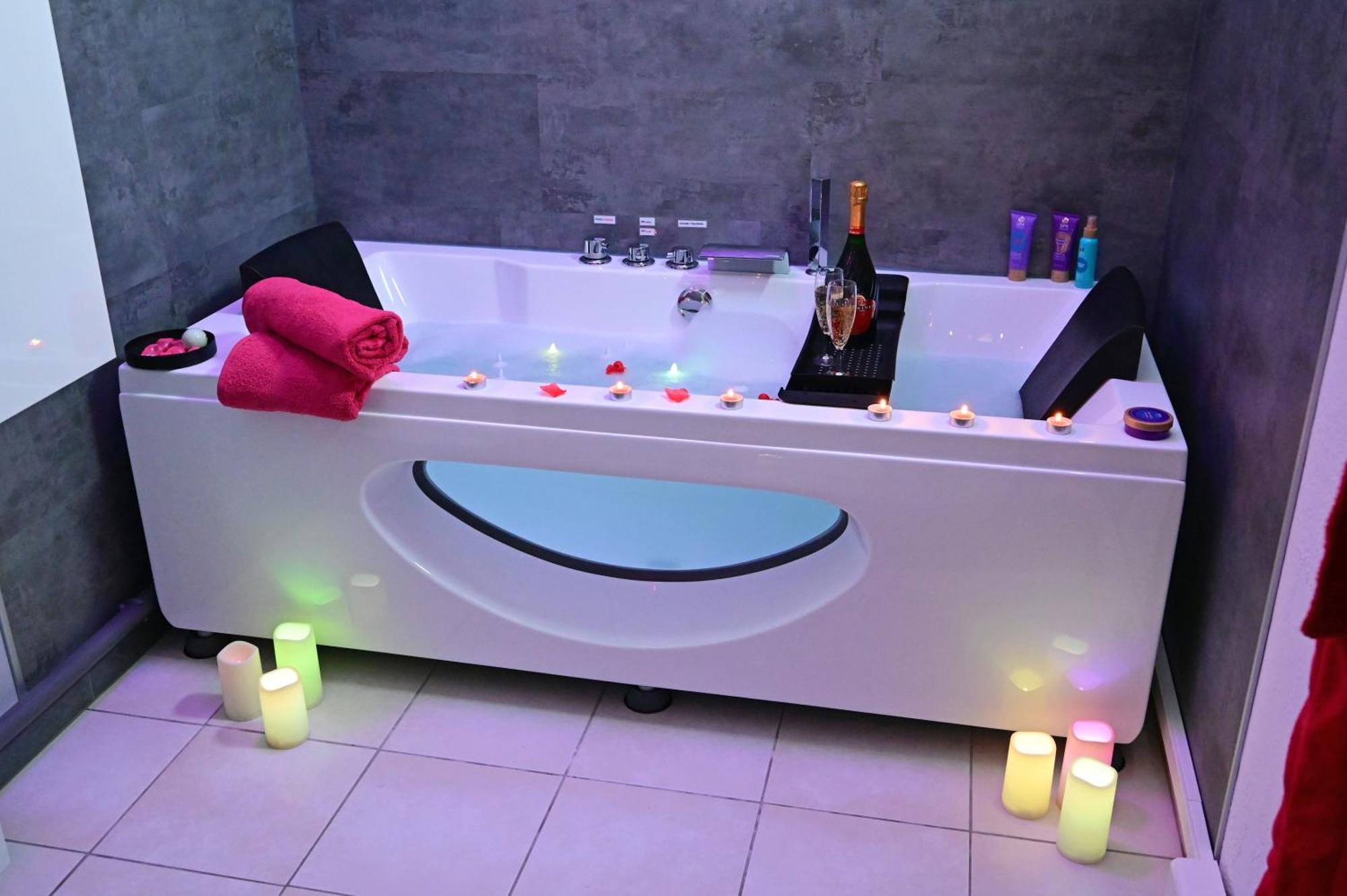 Love Room A Deux Pas De L'Ocean Avec Hammam, Sauna Et Bain A 2 :-) Biscarrosse Εξωτερικό φωτογραφία