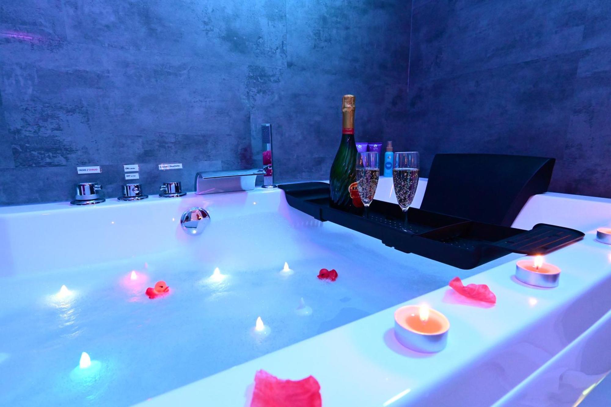 Love Room A Deux Pas De L'Ocean Avec Hammam, Sauna Et Bain A 2 :-) Biscarrosse Εξωτερικό φωτογραφία